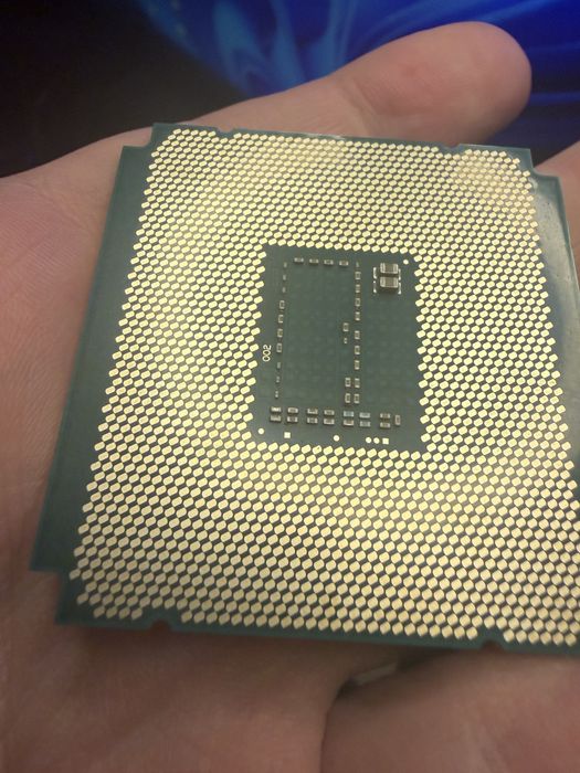Intel Xeon E5 2699 v3 18c/36t