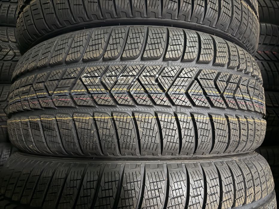 Зимові шини 4шт 235/50R20 104V XL Pirelli Scorpion Winter