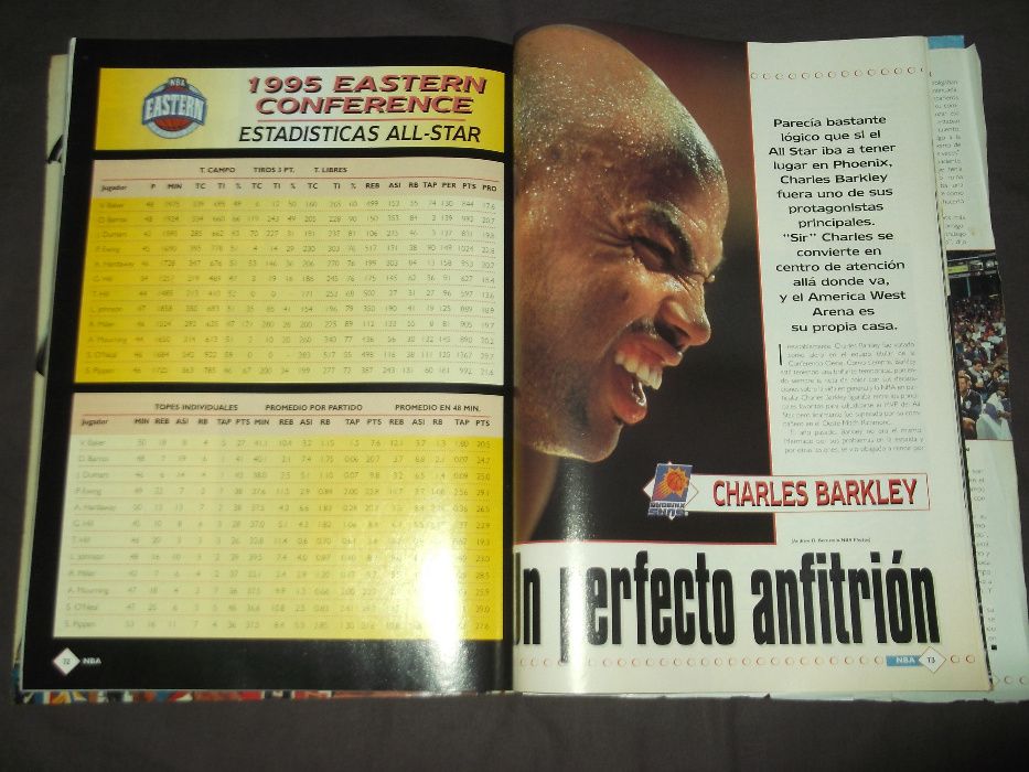 Revista All Stars of the NBA de 1995 com poster gigante.