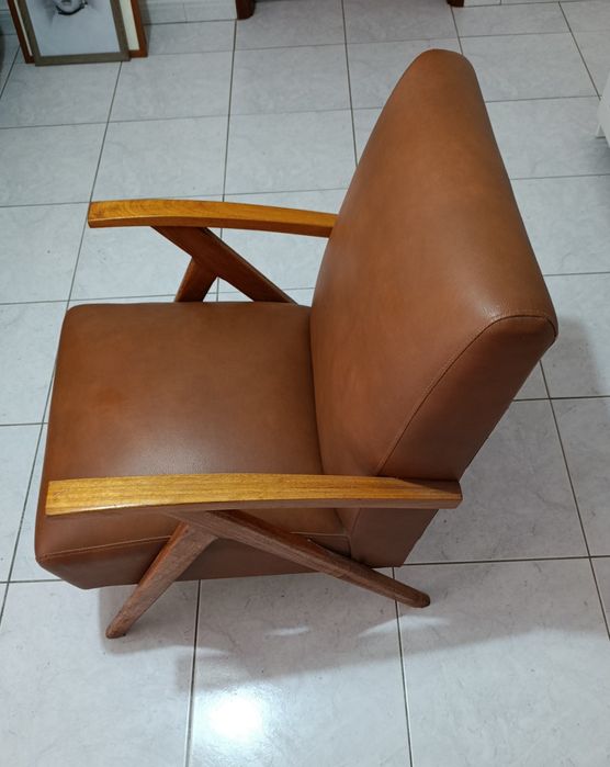 Cadeirão e mesa de Sala de estar