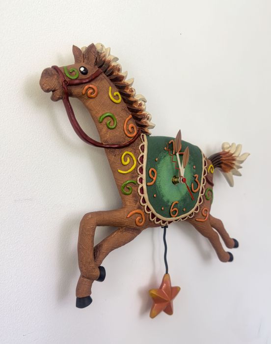 ZEGAR ŚCIENNY  z wahadłem - koń, kucyk. Do pokoju dziecięcego.