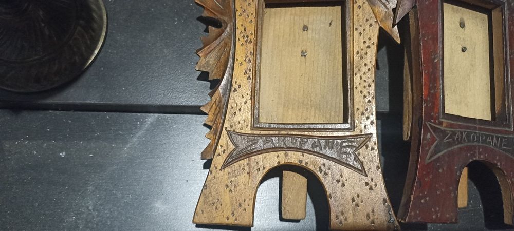 Drewniane rzeźbione ramki na zdjęcia PRL