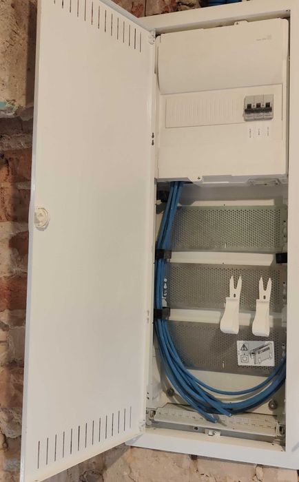 Elektryk - Montaż, Modernizacja, Awarie, odbiory, przeglądy,monitoring