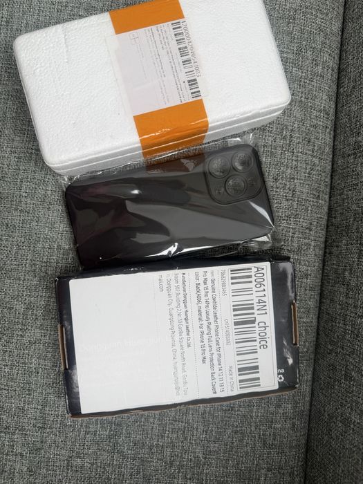 Чохли та захисне скло на iPhone 15 Pro Max