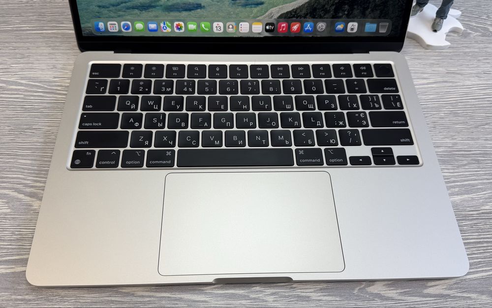 MacBook Air 13  M2 / RAM 8 / SSD 256 GB / Starlight / 2022