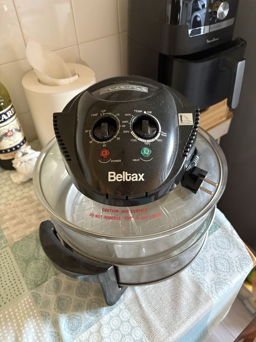 Forno de convencao praticamente novo , usado poycas vezes