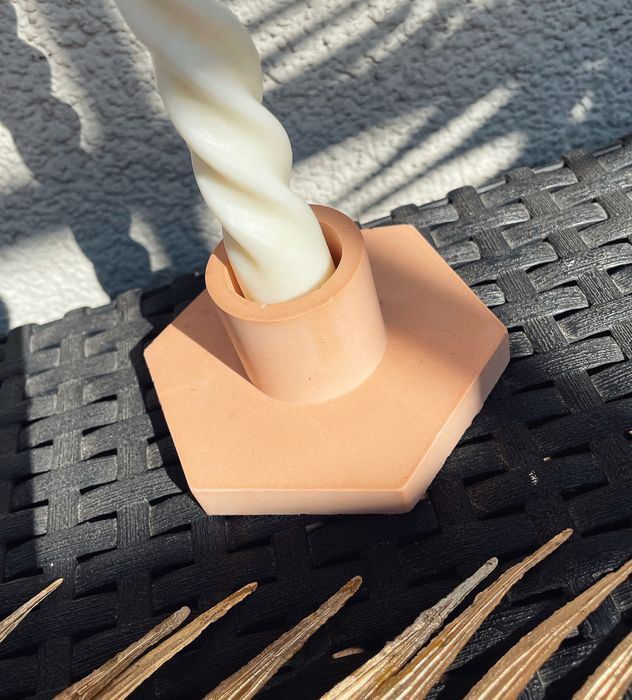 Świecznik brzoskwiniowy