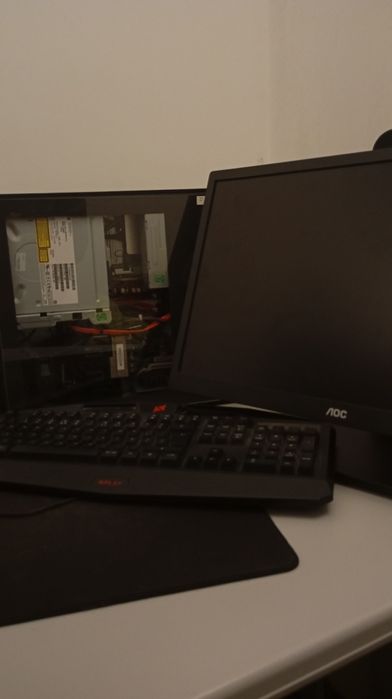 Computador e monitor