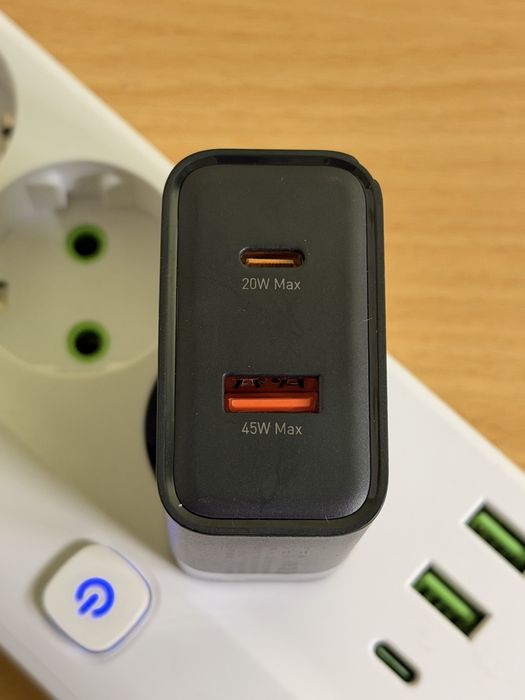 Essager 18w, 20w, 65w (зарядне для телефону)