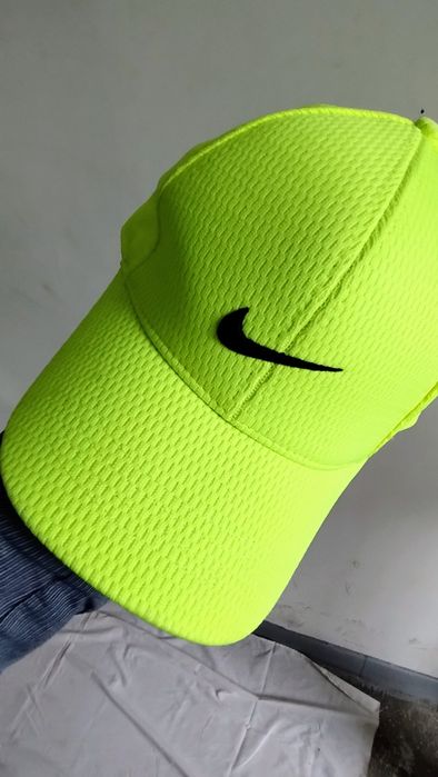 Czapka z daszkiem Nike w kolorze żółtym fluo Super Hafty