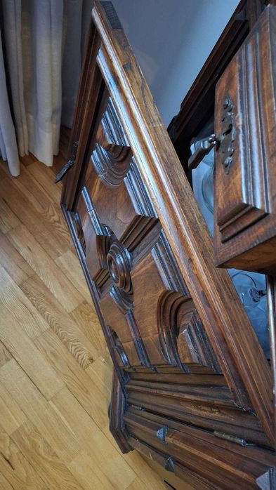 Móvel de canto em madeira maciça – estilo rústico português