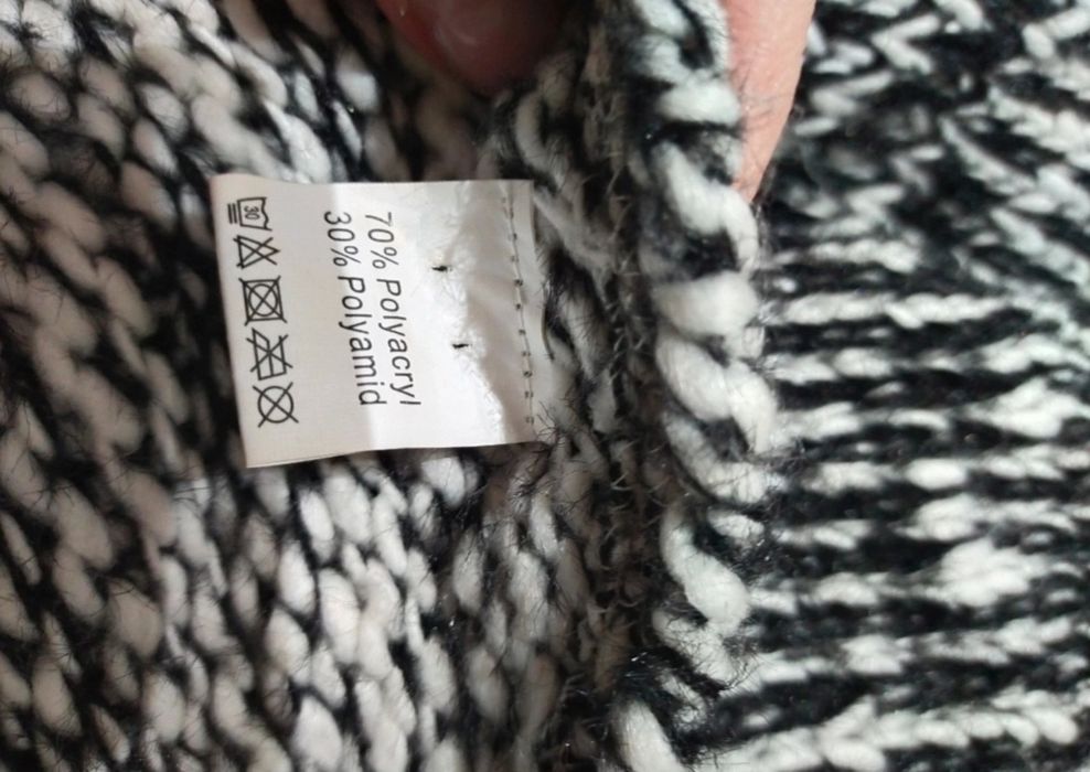 Śliczna ciepła narzutka , ponczo uniwersalny