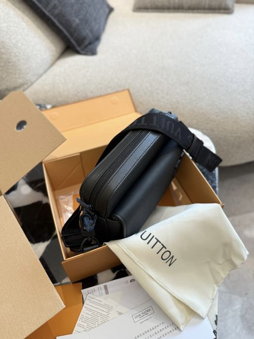 Сумка чоловіча мужская чорна мессенджер Louis Vuitton bag луи витон lv