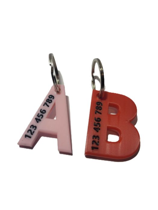 Breloczek 3D  personalizowany w kształcie litery