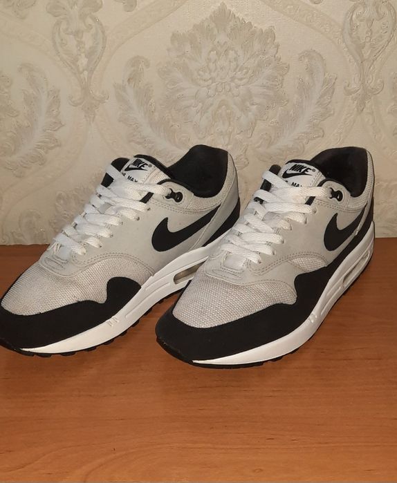 Кросівки Nike Air Max 1 Essential