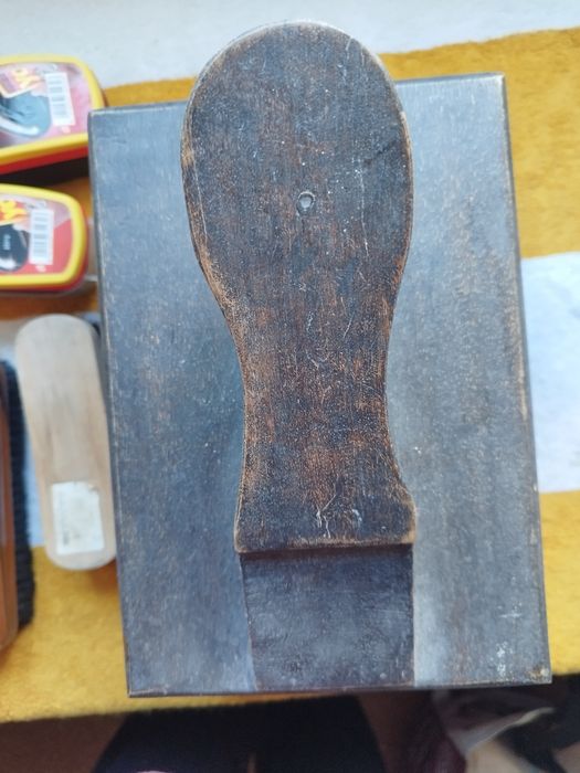 Caixa em madeira engraxador