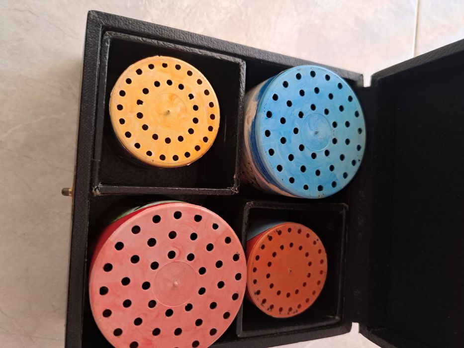 Caixas com som de animais