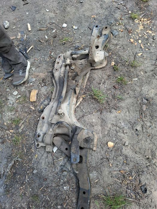 форд конект передня балка