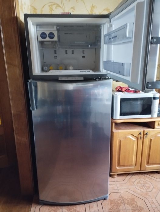 Холодильник Whirlpool