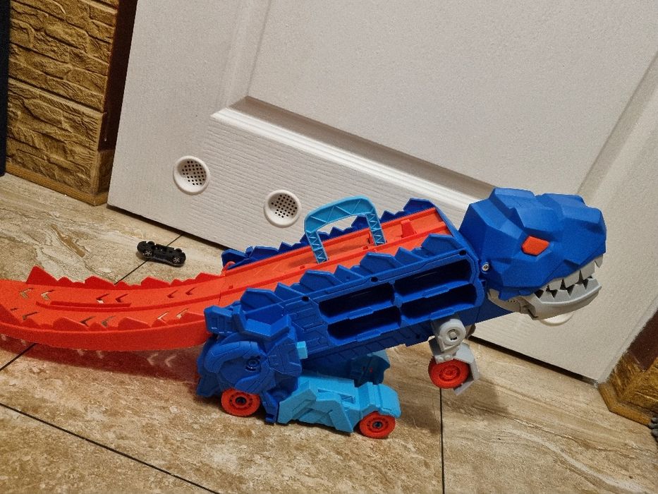 Ciężarówka Dinozaur Tor/Zjeżdżalnia