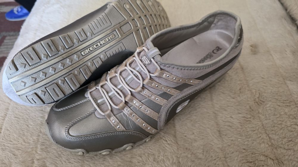 Skechers adidasy