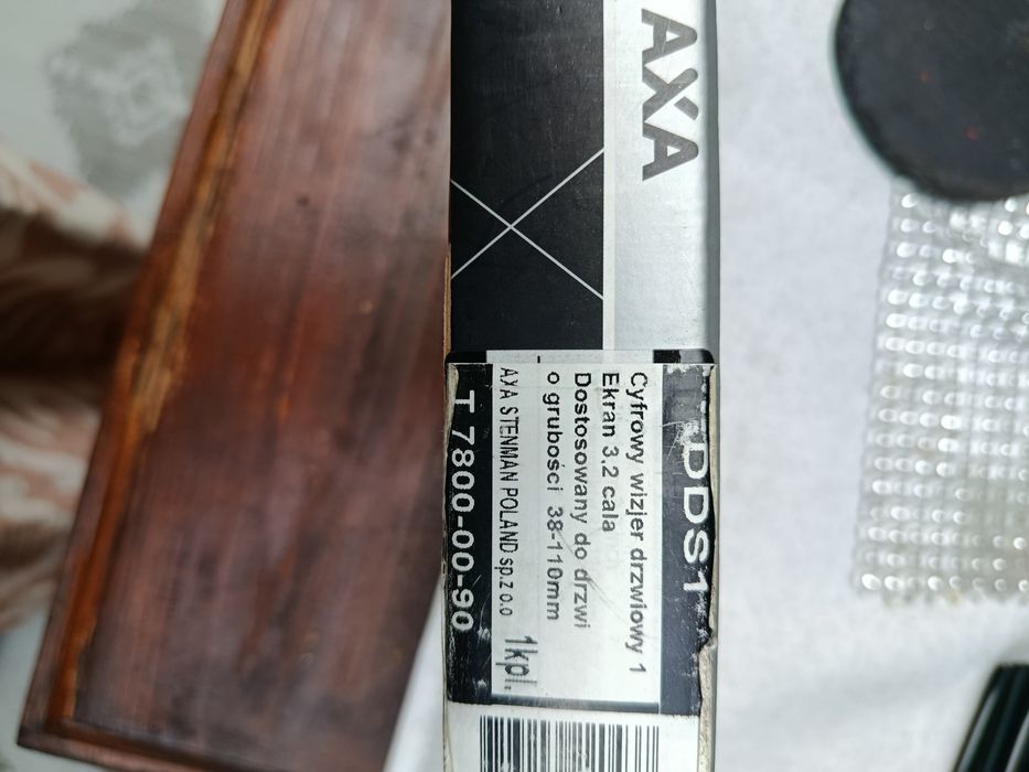 Cyfrowy wizjer drzwiowy AXA