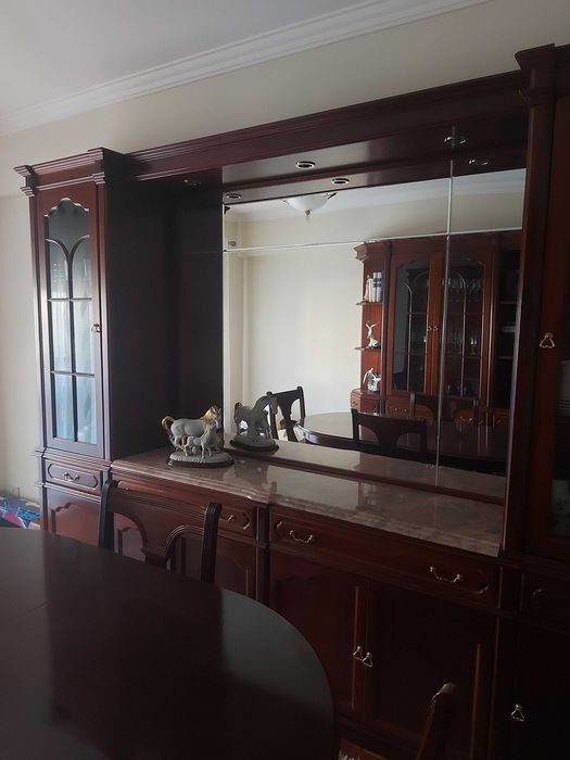 conjunto de sala de jantar clássico, em madeira escura