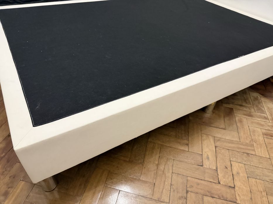 Vendo cama tapi branco