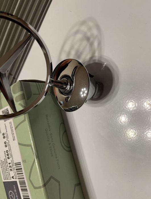 Эмблема прицел на капот Mercedes w124/210/202/203/204/221/211/212