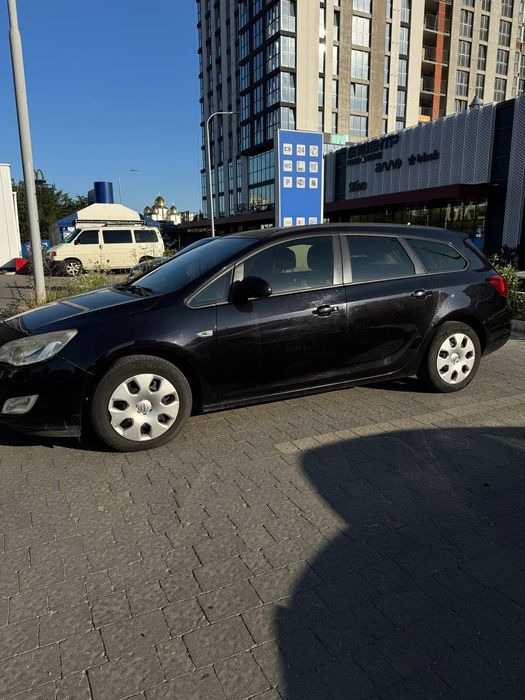 Продам Opel Astra J