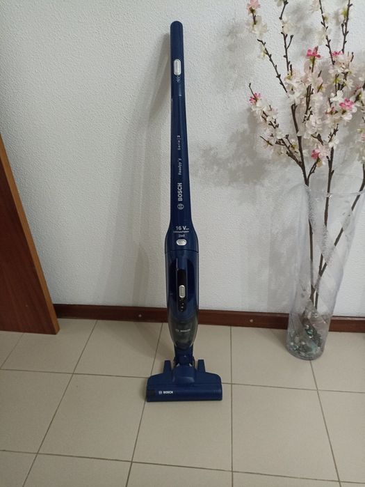Aspirador vertical como novo com garantia