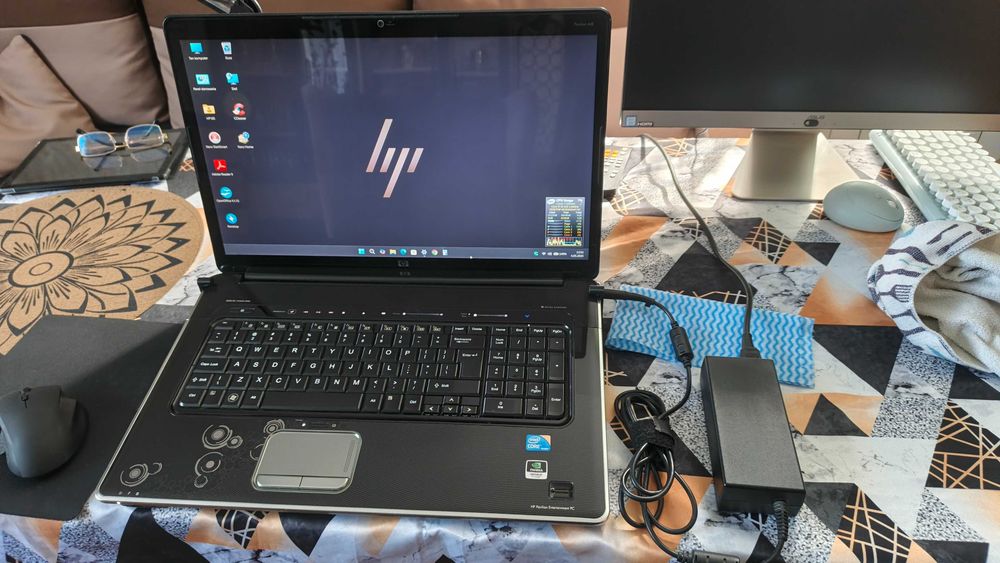 HP Pavilion DV8 ~ 19 cali ekran