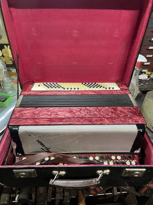 Баян    Тульский