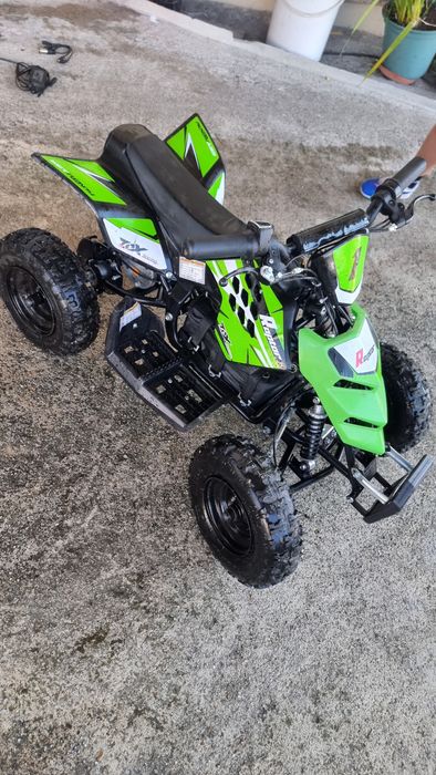 Moto quatro de criança