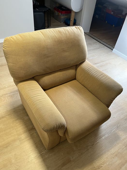 Sofá individual.64751027345155120