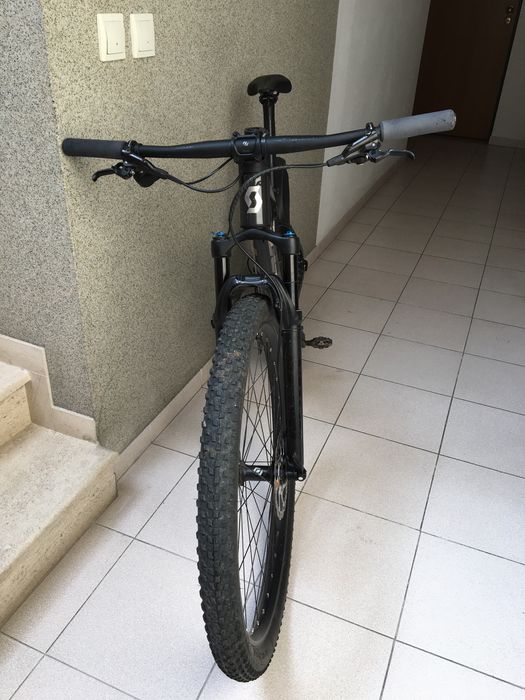 Bicicleta Scott Scale 925 (quadro em carbono) de 2025