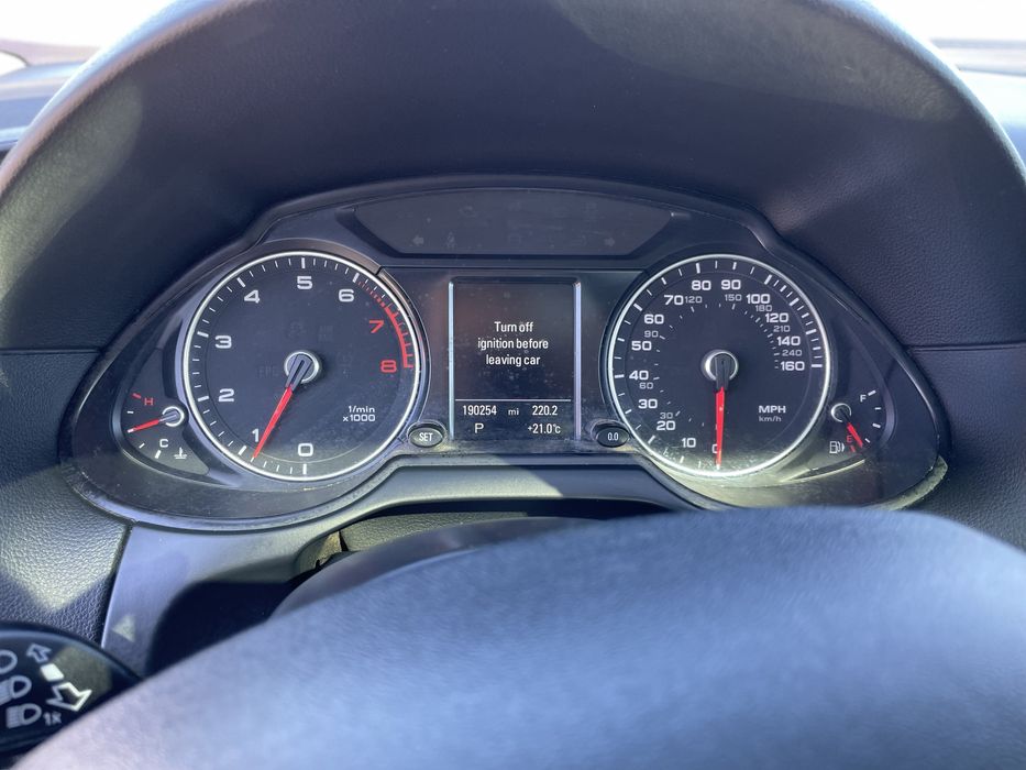 Продам audi q5 2014 quattro premium plus