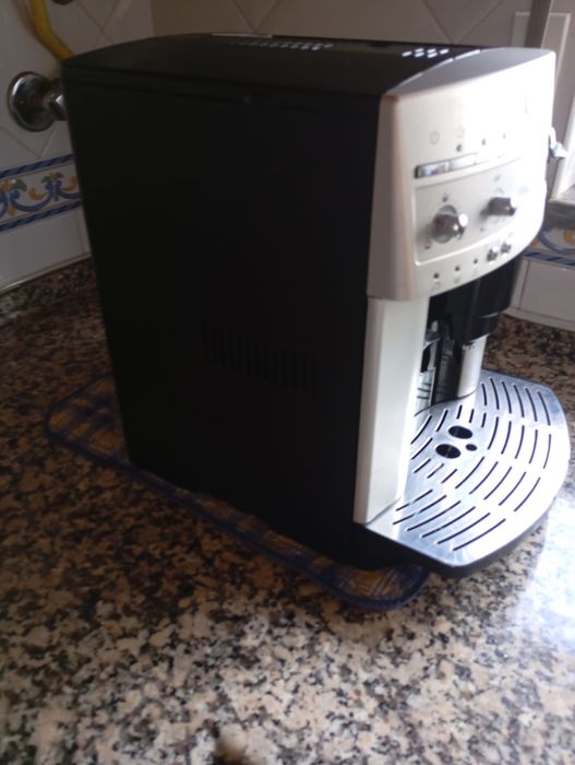 Máquina de café delongue magnífica