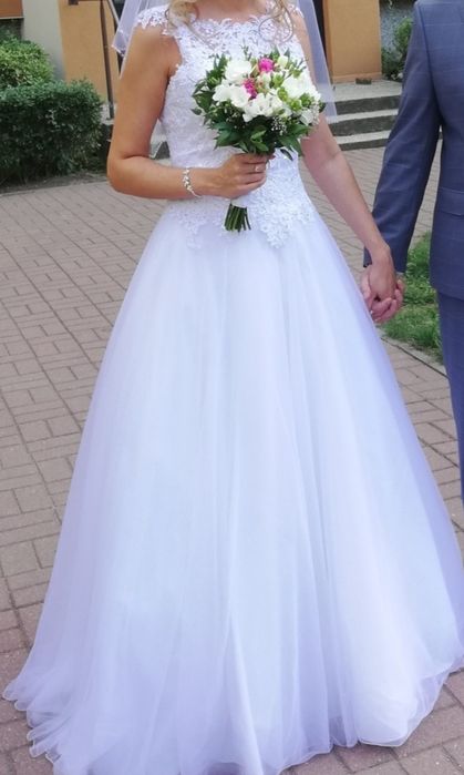 Suknia ślubna z salonu L welon podwiązki