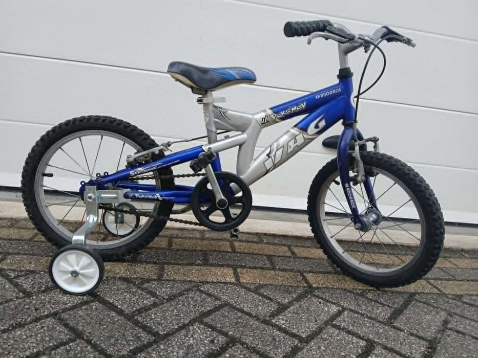 Bicicleta de criança como nova + capacete