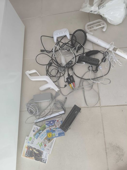 Wii com acessórios mais jogos