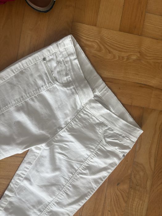 Biale spodnie 40