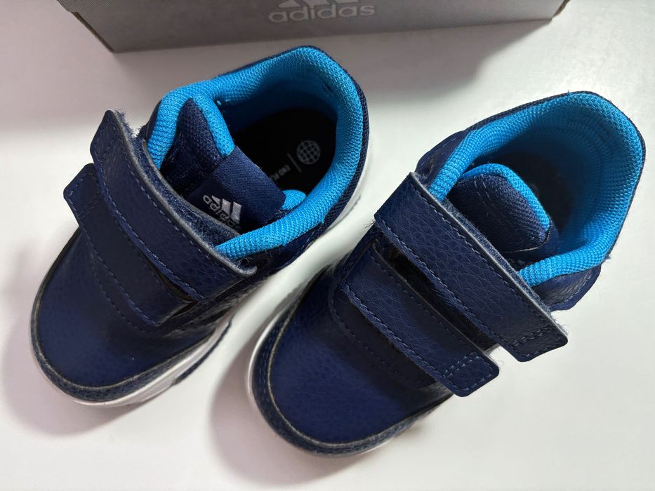 Buciki adidas, snakersy dla chłopca, roz 21