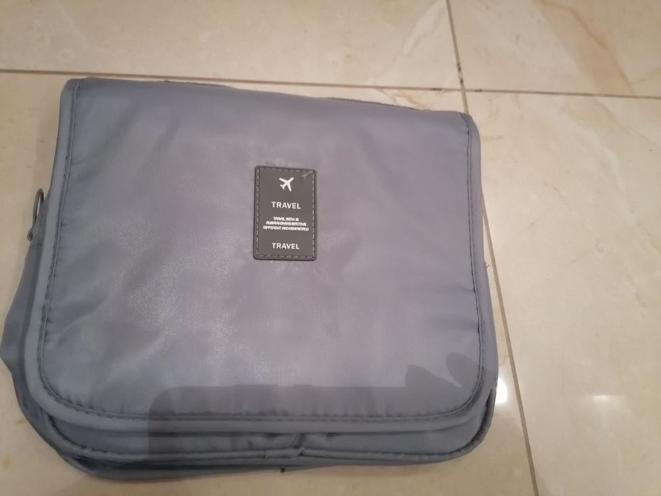 Kosmetyczka wisząca