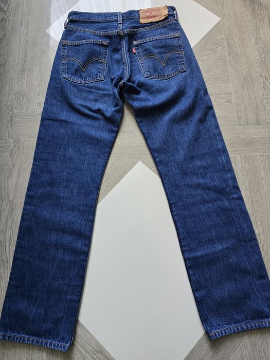 Продам джинсы Levi's