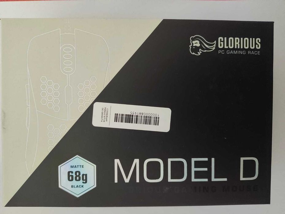 Novo-na caixa- Mouse Glorious Model D