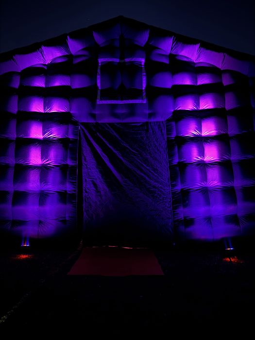 Mobilna Sala Imprezowa – Namiot z Klimatem, Muzyką i Światłami!