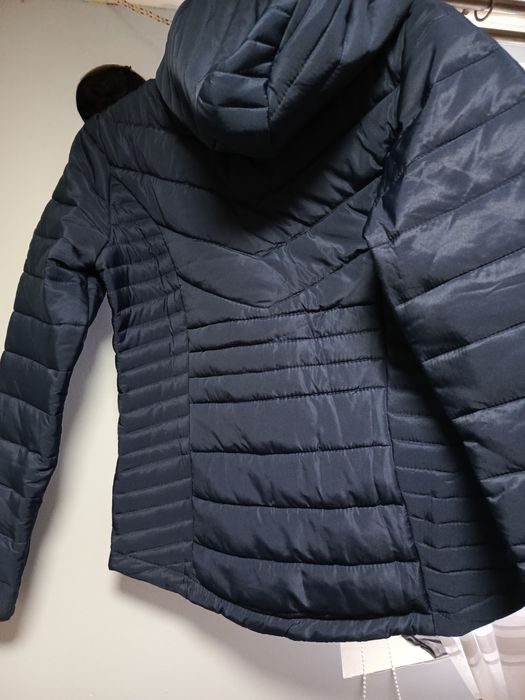 Kurtka damskaz kapturem m