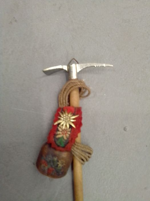 Peça decorativa em madeira só 15€ bom estado
