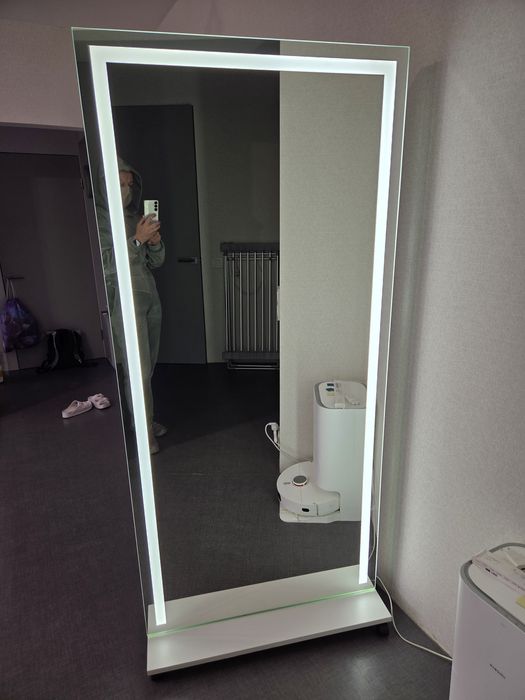 Зеркало ростовое с подсветкой led  на колесах